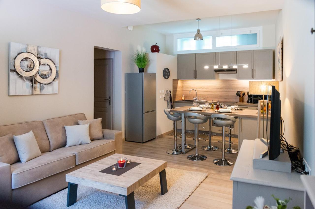 Les Volets Rouges Apartment Cavaillon Bagian luar foto