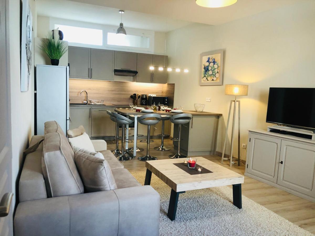 Les Volets Rouges Apartment Cavaillon Bagian luar foto